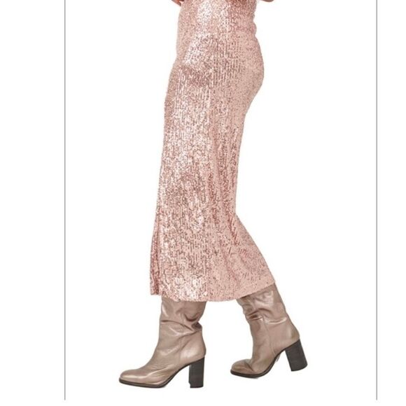 Free People Adriana Sequin skirt size 6
Retail $128 NWT - Picture 2 of 12
